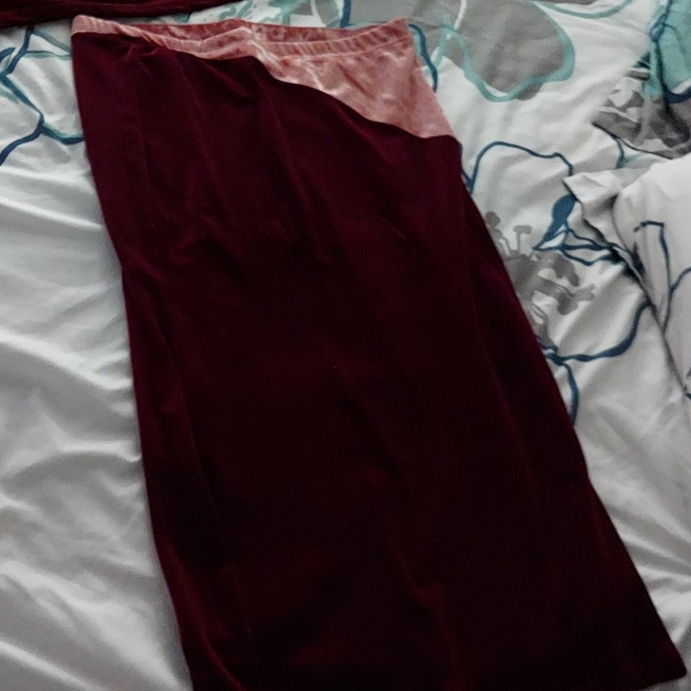 Skirt set worn once  burgundy and pink